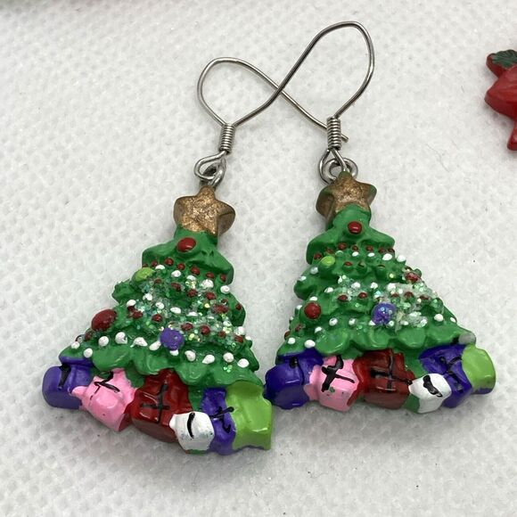 Vintage - Now Lot 5 Pairs Pierced Christmas Earrings Bell Tree Bow Bulb Flower - Picture 3 of 11